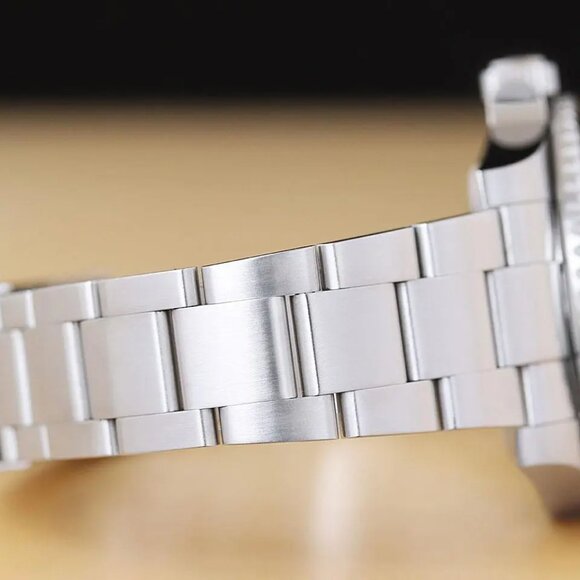 New Rolex Submariner Mens 40mm Black Dial Watch With Box - Picture 3 of 6